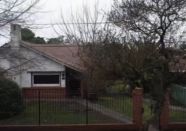 CASA EN VENTA - GUIDO 3734